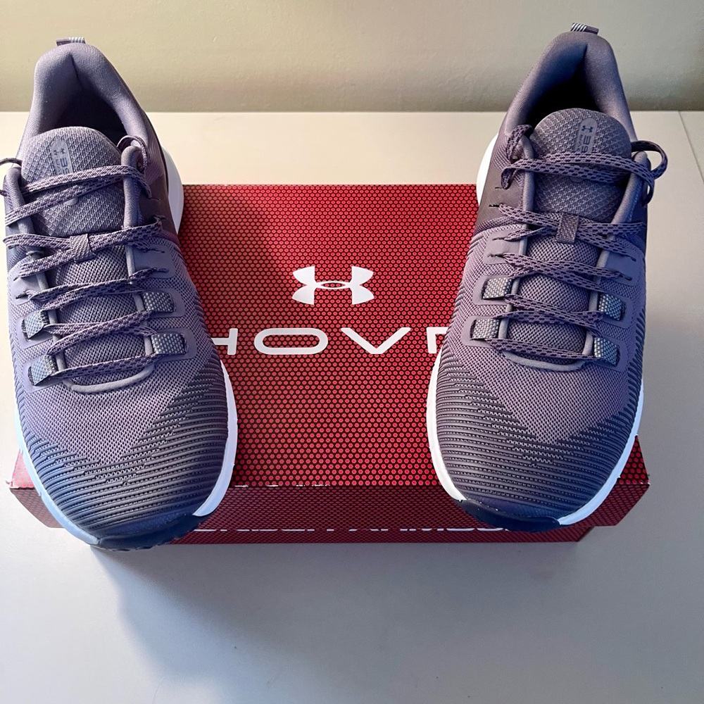 UNDER ARMOUR - Women’s Hovr Cross Trainer - Size 9